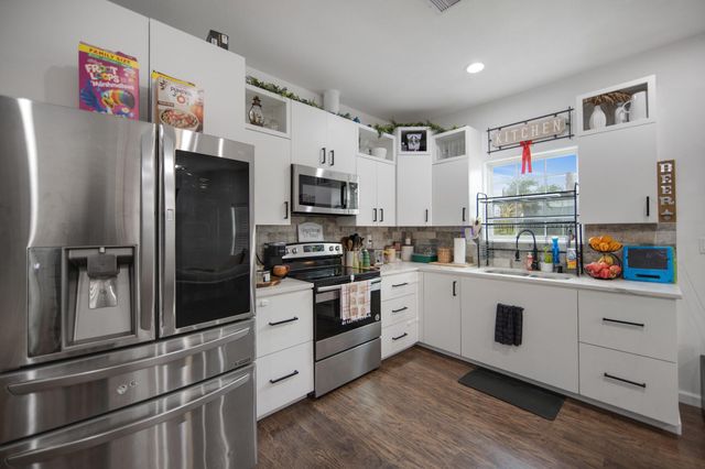 515 Dahila Street, Waller, TX 77484