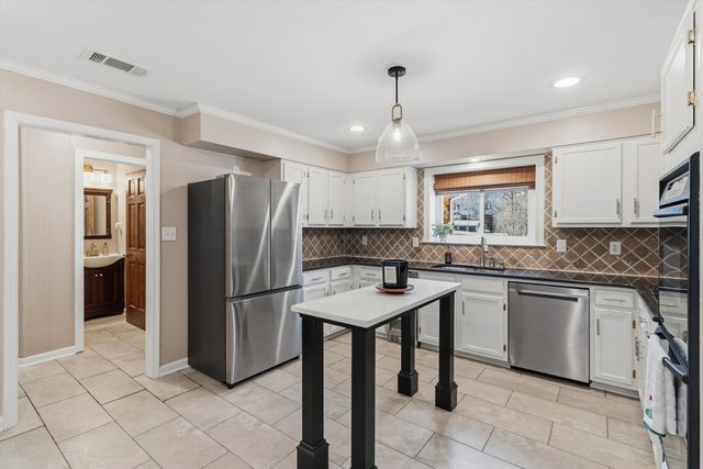 2485 COUNTRYWOOD PKY, Memphis, TN 38016