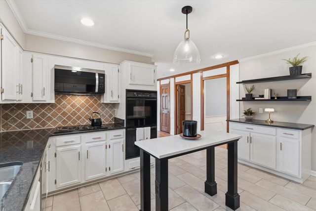 2485 COUNTRYWOOD PKY, Memphis, TN 38016