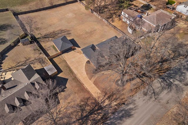 2485 COUNTRYWOOD PKY, Memphis, TN 38016