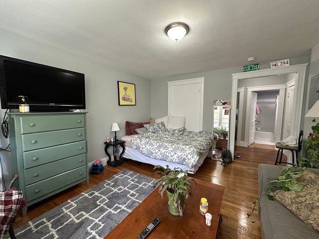 8 Brooks Park 24, Medford, MA 01255