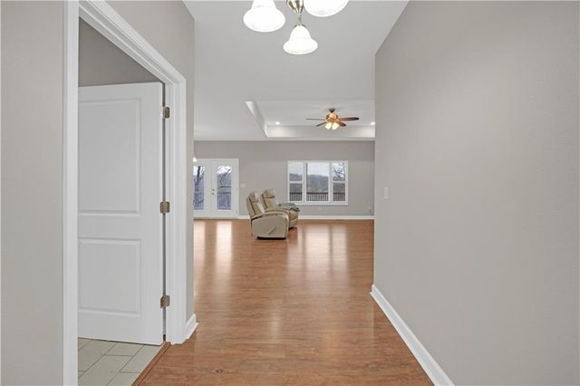 27487 Isabella Lane, Warsaw, MO 65355