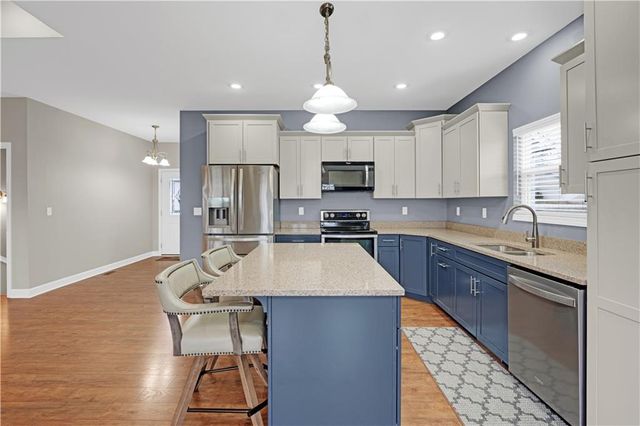 27487 Isabella Lane, Warsaw, MO 65355