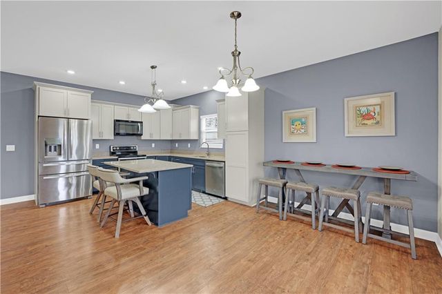 27487 Isabella Lane, Warsaw, MO 65355