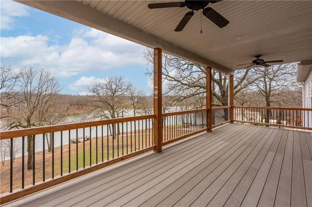 27487 Isabella Lane, Warsaw, MO 65355