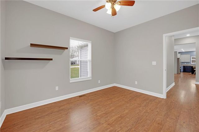 27487 Isabella Lane, Warsaw, MO 65355