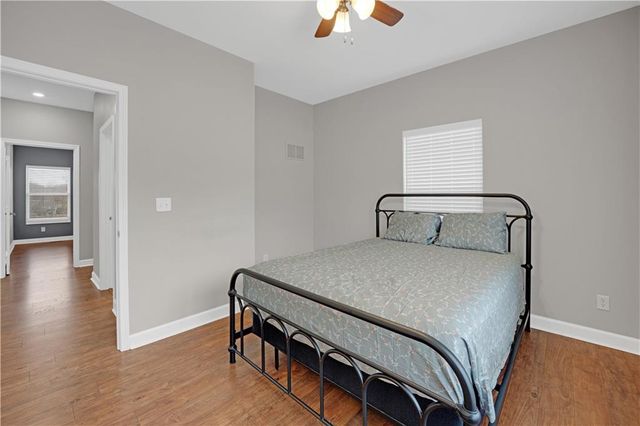 27487 Isabella Lane, Warsaw, MO 65355