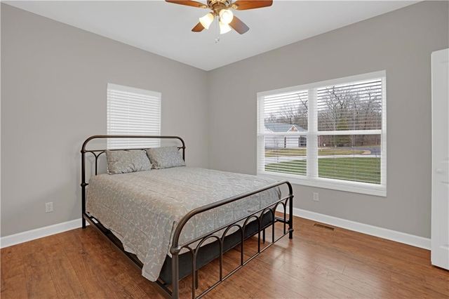 27487 Isabella Lane, Warsaw, MO 65355