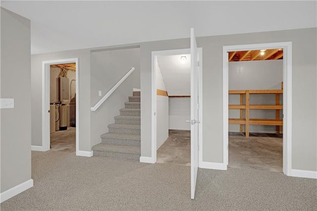 27487 Isabella Lane, Warsaw, MO 65355