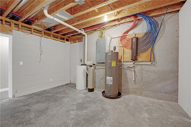 27487 Isabella Lane, Warsaw, MO 65355