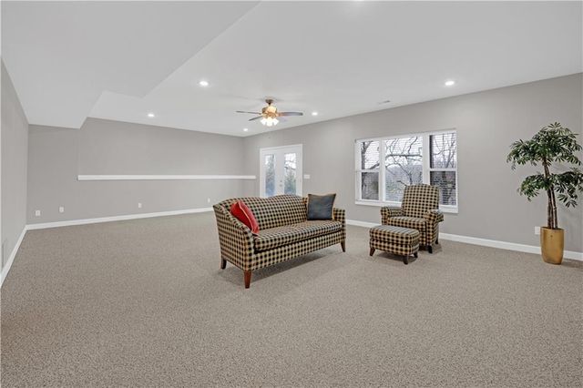 27487 Isabella Lane, Warsaw, MO 65355