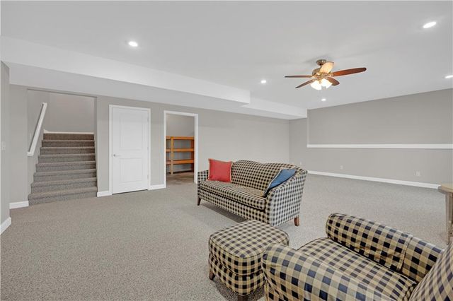 27487 Isabella Lane, Warsaw, MO 65355