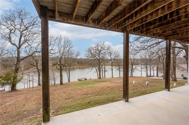 27487 Isabella Lane, Warsaw, MO 65355