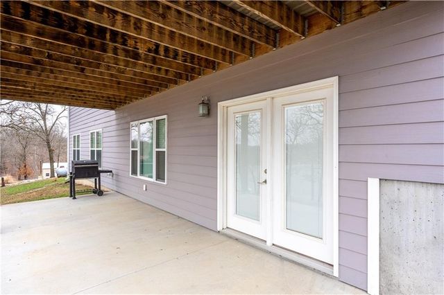 27487 Isabella Lane, Warsaw, MO 65355