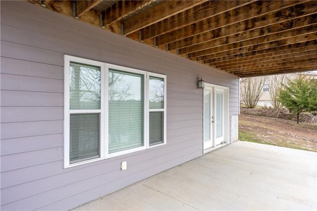 27487 Isabella Lane, Warsaw, MO 65355