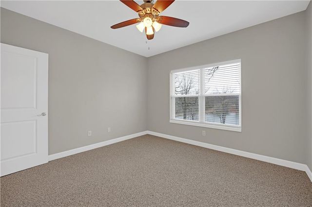 27487 Isabella Lane, Warsaw, MO 65355