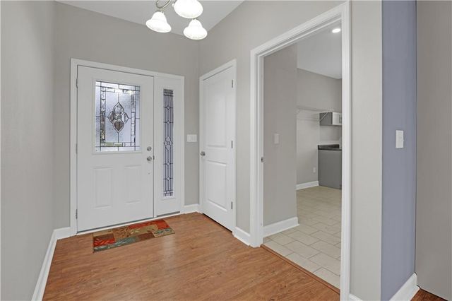 27487 Isabella Lane, Warsaw, MO 65355