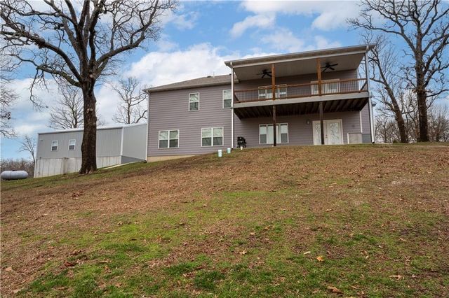 27487 Isabella Lane, Warsaw, MO 65355