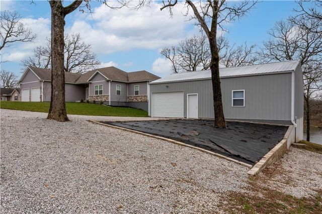 27487 Isabella Lane, Warsaw, MO 65355