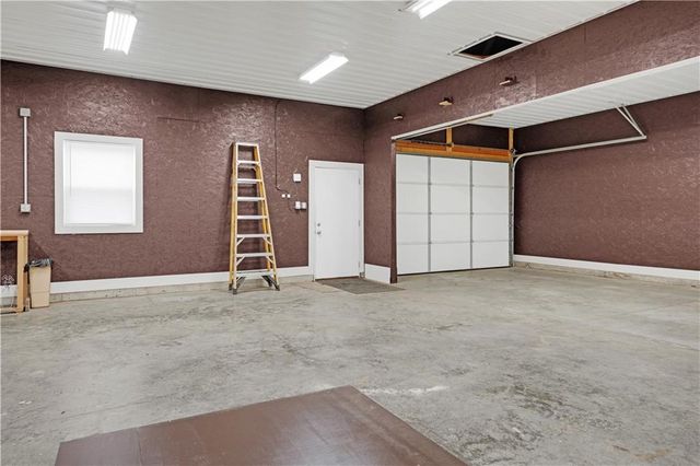 27487 Isabella Lane, Warsaw, MO 65355