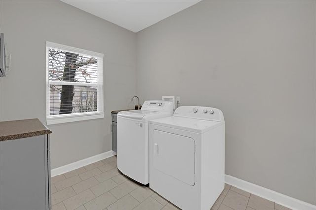 27487 Isabella Lane, Warsaw, MO 65355