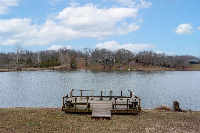 27487 Isabella Lane, Warsaw, MO 65355