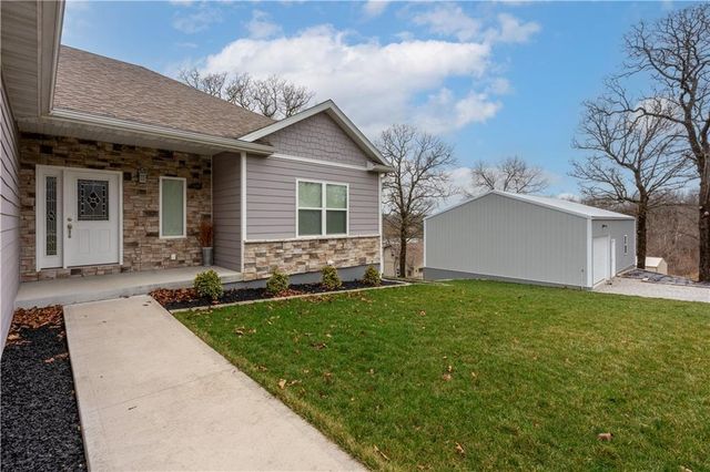 27487 Isabella Lane, Warsaw, MO 65355