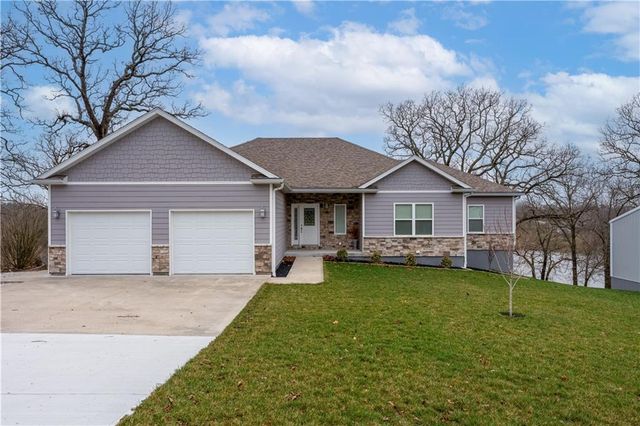 27487 Isabella Lane, Warsaw, MO 65355