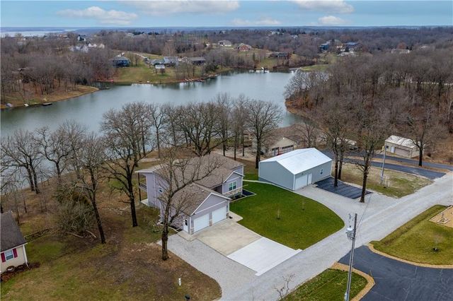 27487 Isabella Lane, Warsaw, MO 65355