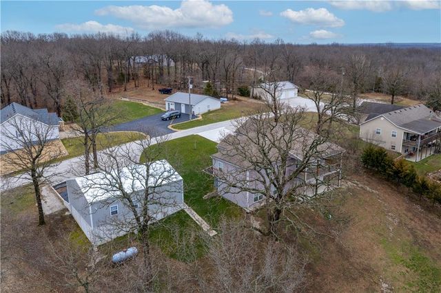 27487 Isabella Lane, Warsaw, MO 65355
