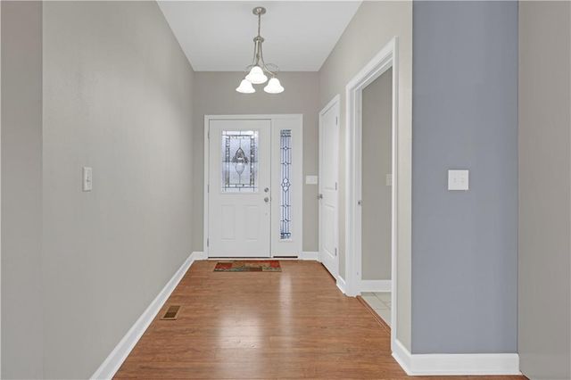 27487 Isabella Lane, Warsaw, MO 65355