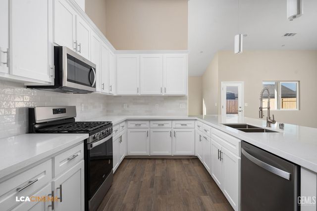 708 Sammy Way, Shafter, CA 93263