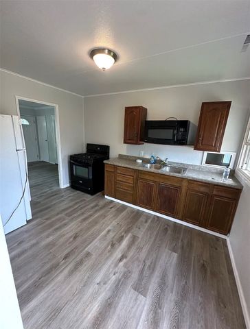 2430 Linwood Street SW, Cedar Rapids, IA 52404