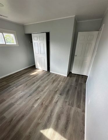 2430 Linwood Street SW, Cedar Rapids, IA 52404