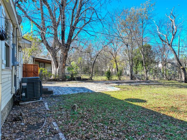 2765 Scotland Drive, Dallas, TX 75216