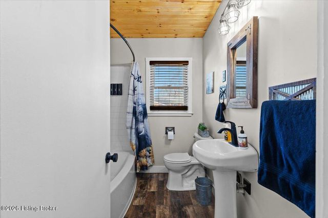 2023 Dixie Garden Dr, Louisville, KY 40272