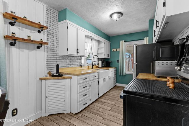 2023 Dixie Garden Dr, Louisville, KY 40272