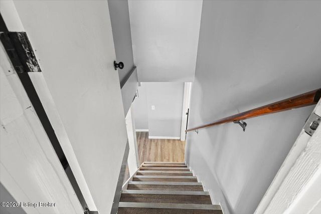 2023 Dixie Garden Dr, Louisville, KY 40272