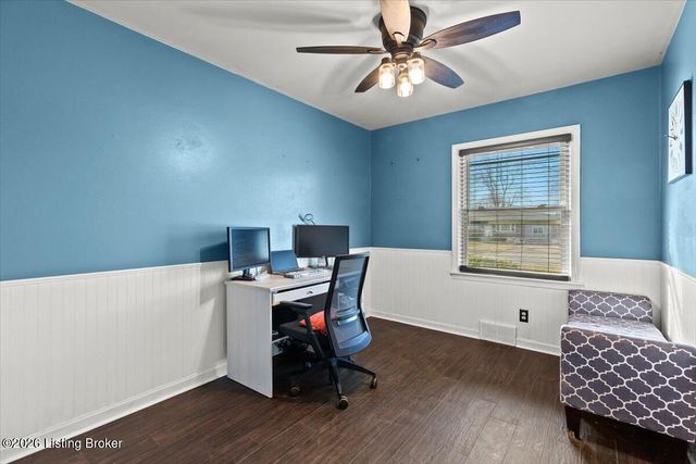 2023 Dixie Garden Dr, Louisville, KY 40272