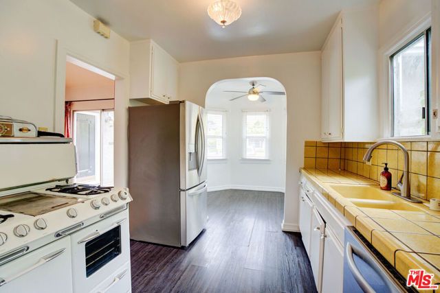 10372 Tennessee Avenue, Los Angeles, CA 90064