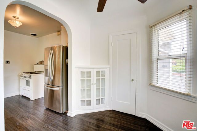 10372 Tennessee Avenue, Los Angeles, CA 90064