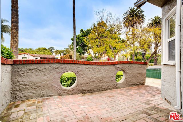 10372 Tennessee Avenue, Los Angeles, CA 90064