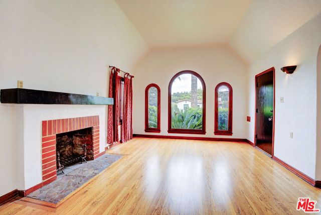 10372 Tennessee Avenue, Los Angeles, CA 90064