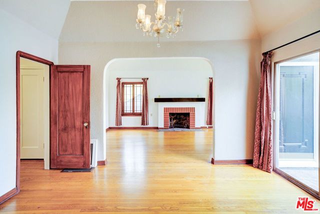 10372 Tennessee Avenue, Los Angeles, CA 90064