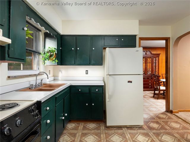 5003 Frederick Drive, Charleston, WV 25313