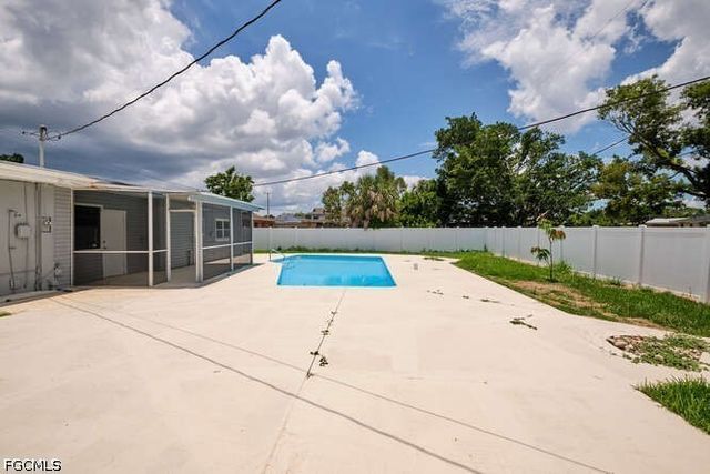 4370 Deleon ST, Fort Myers, FL 33901