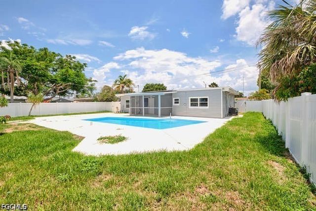 4370 Deleon ST, Fort Myers, FL 33901