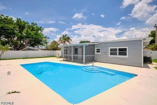 4370 Deleon ST, Fort Myers, FL 33901