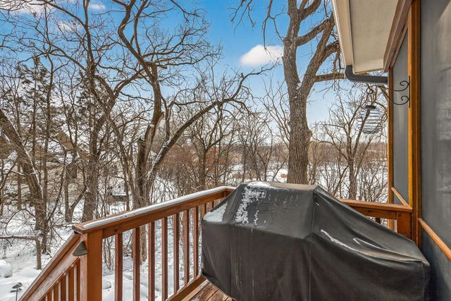 23400 Woodland Ridge Drive, Lakeville, MN 55044