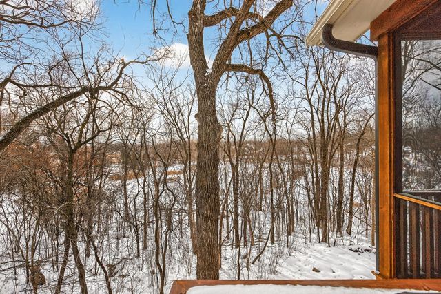 23400 Woodland Ridge Drive, Lakeville, MN 55044